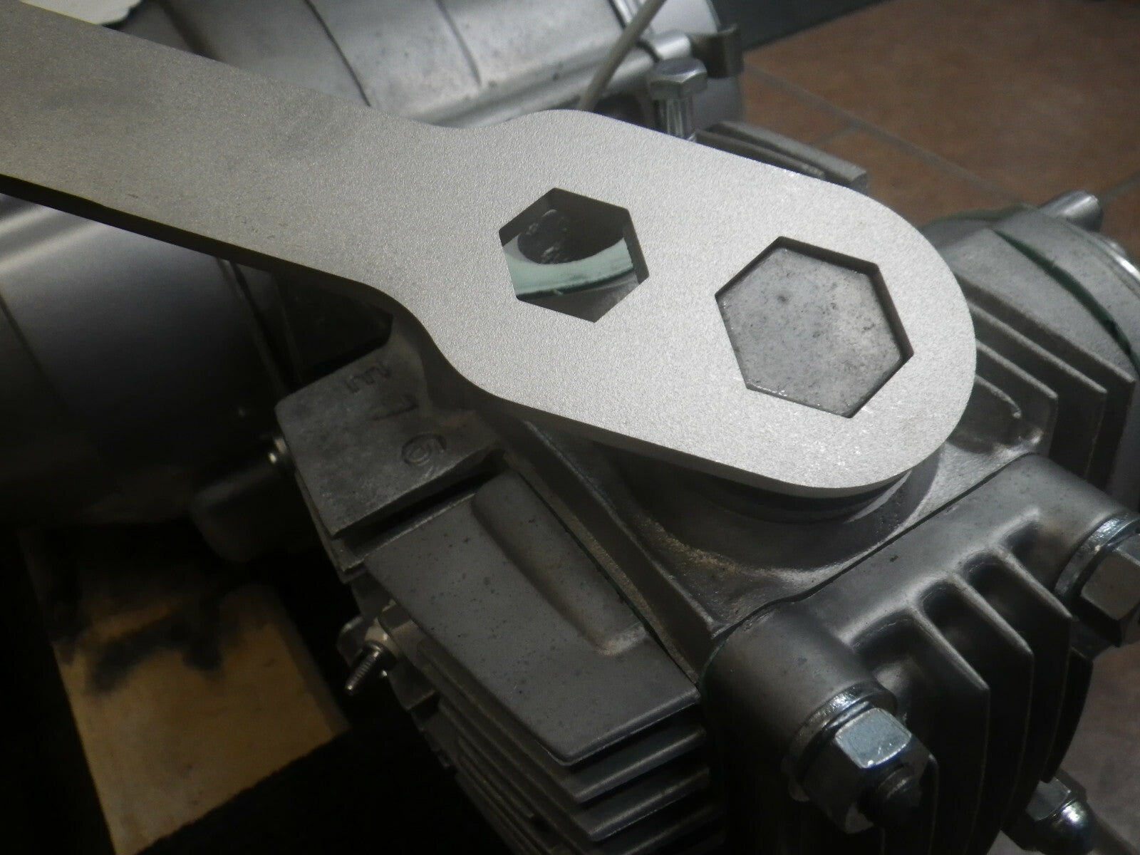 Honda Rocker / Valve Cover Wrench SL90